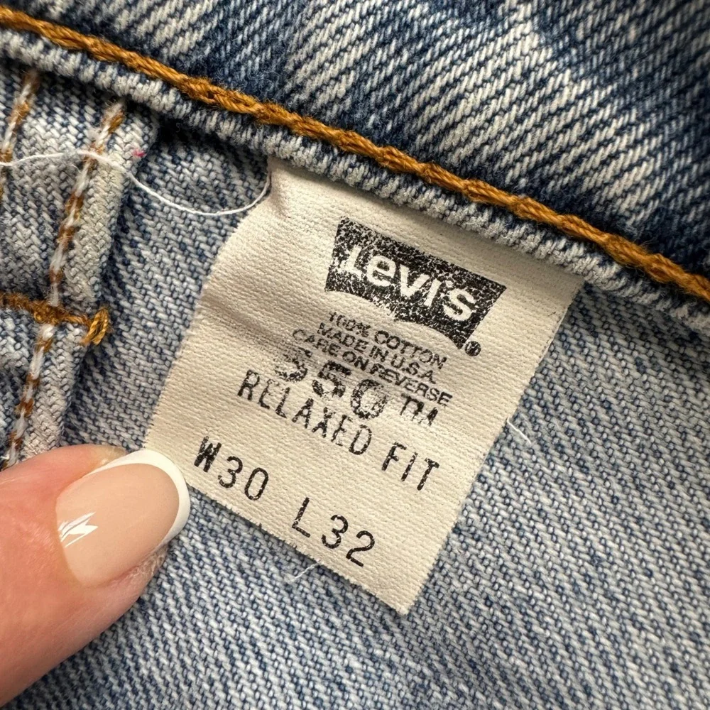 Vintage Levis 550 Relaxed Fit Tapered Leg Jeans Light Wash Blue USA Made 30x32